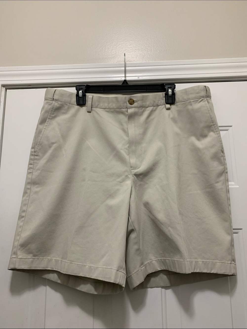 3/$15 L.L. Bean Men's 100% Cotton Light Khaki Flat-Front Shorts Size 40